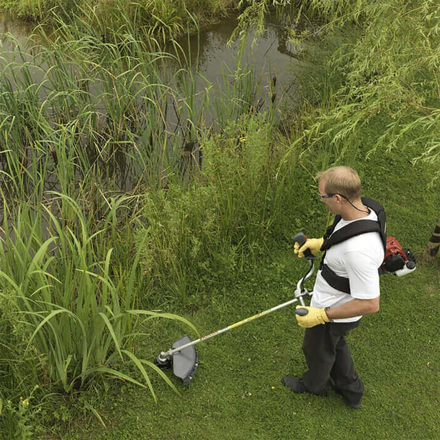 UMK 425 UE 4-Stroke Petrol Brushcutter with Bike Handle