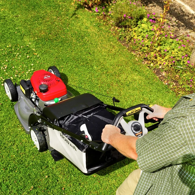 HRX 537 VY Self-propelled Petrol Lawn Mower at Variable Speed