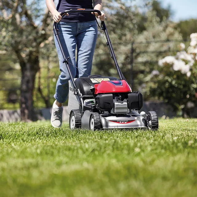 Izy HRG 466 SK Self-propelled Petrol Lawnmower