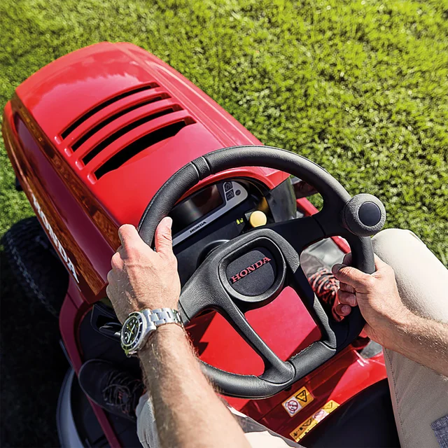 HF 2417 HME Premium Lawn Tractor with Versamow® Mulching