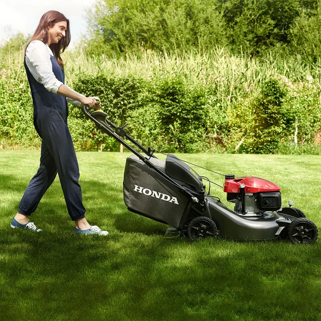 HRN 536 VY Self-propelled Petrol Lawnmower with Mulching & Roto Stop®