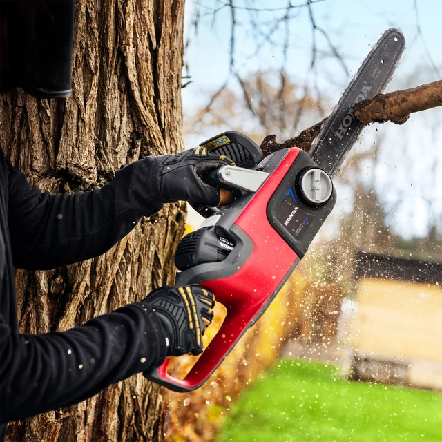 Cordless Chainsaw + 2AH Battery & Fast Charger Bundle