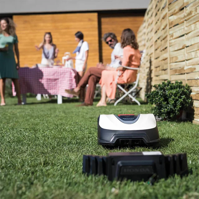 Miimo 40 Live Robot Lawn Mower with Wire and Pegs, Cordless Lawn trimmer + 2Ah Battery & Fast Charger